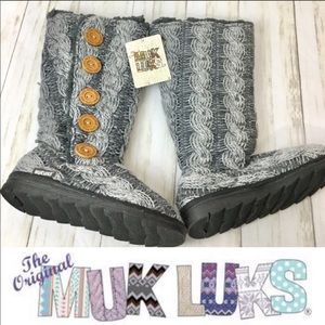 Muk Luks, Grey, Fun Cozy Boots.  Size 7